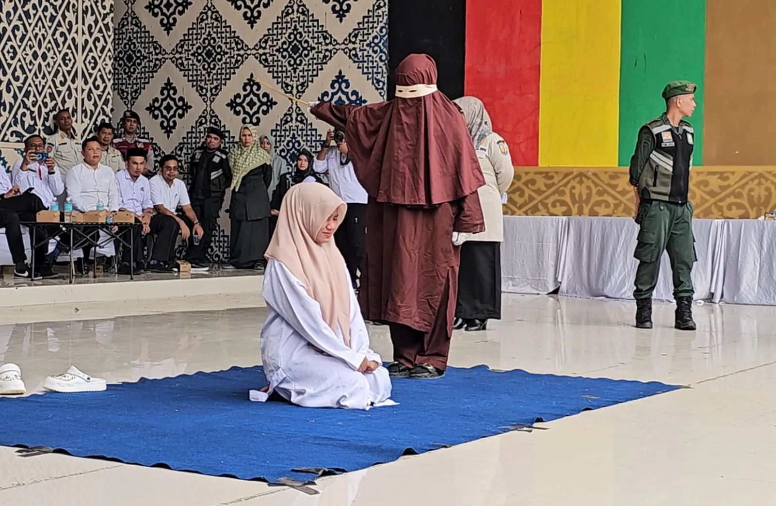 Satu Pasangan Mesum di Banda Aceh Dicambuk 200 Kali