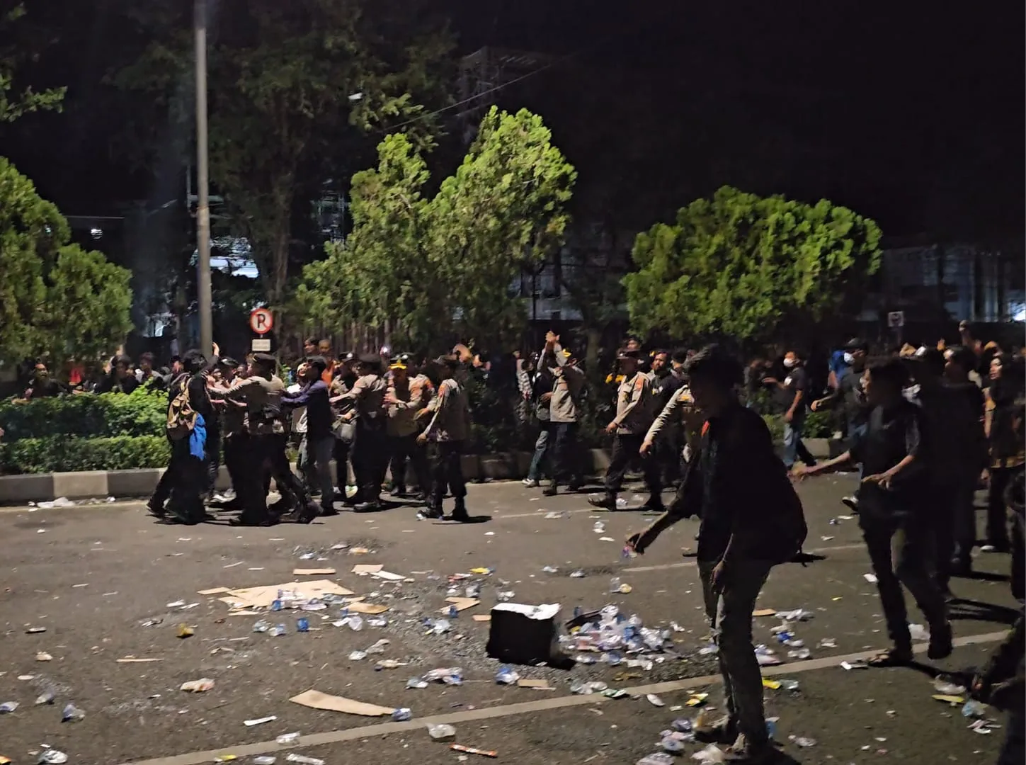 DPR Sesalkan Aksi Represif Aparat saat Unjuk Rasa