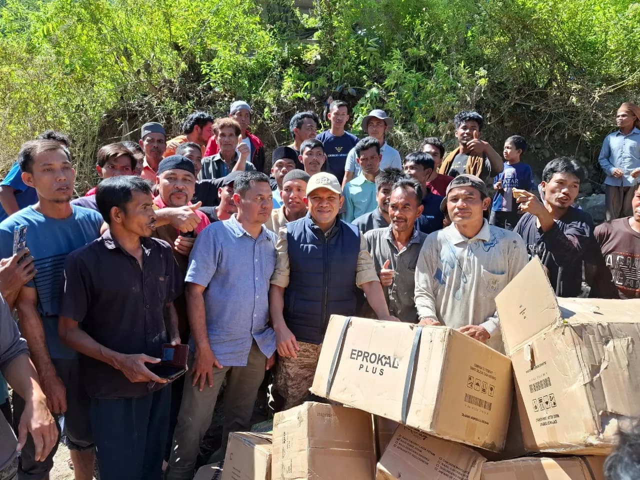 Wagub Aceh Terbang ke Gayo Lues Salurkan Bantuan via Udara