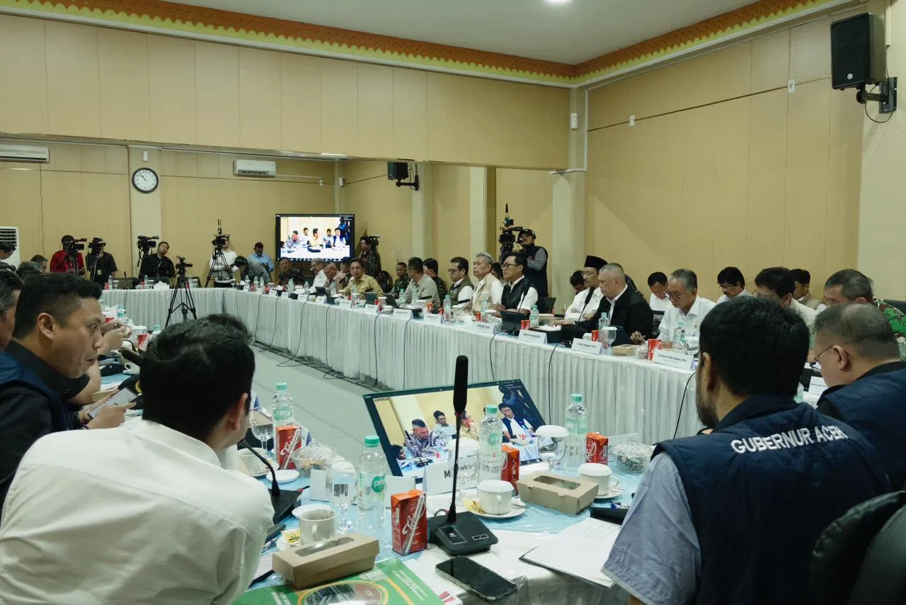 Mualem ke KSAD: Masih Banyak Sekali Jembatan Belum Terhubung