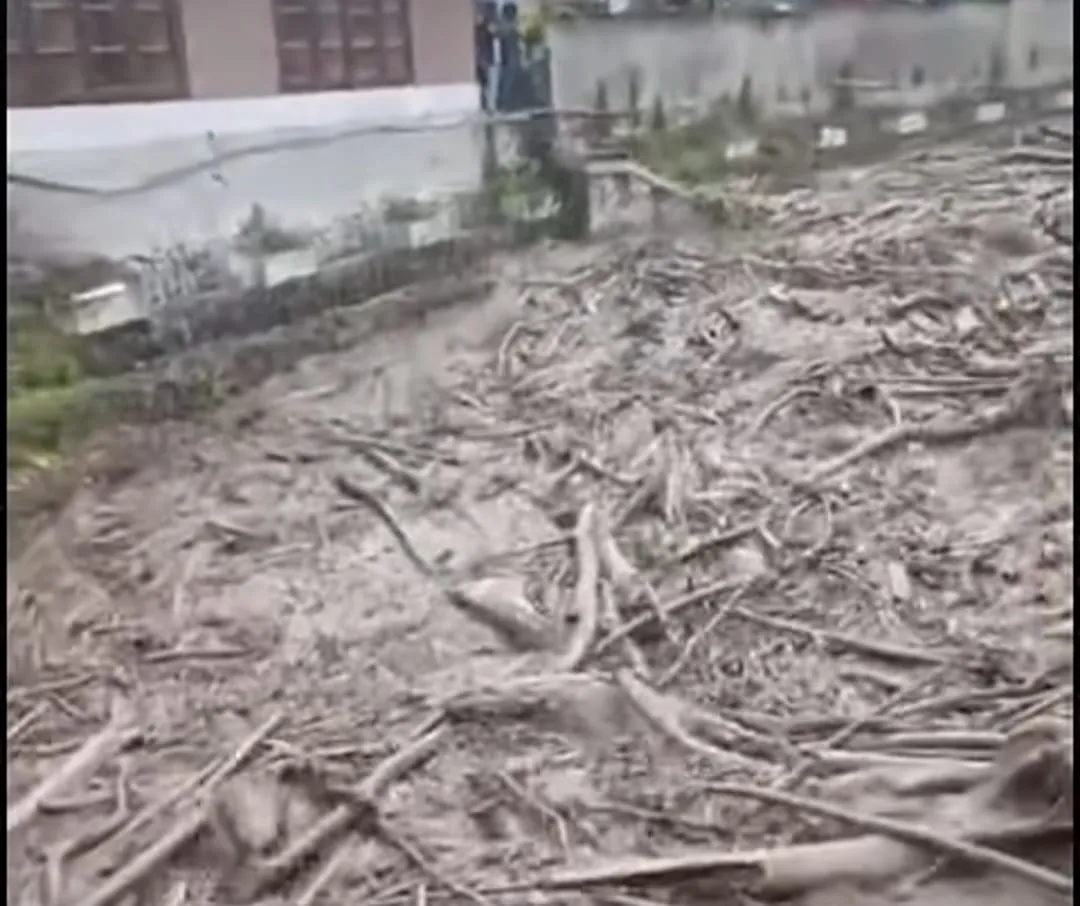 Banjir Bawa Kayu Golondongan Kembali Terjang Timang Gajah Bener Meriah