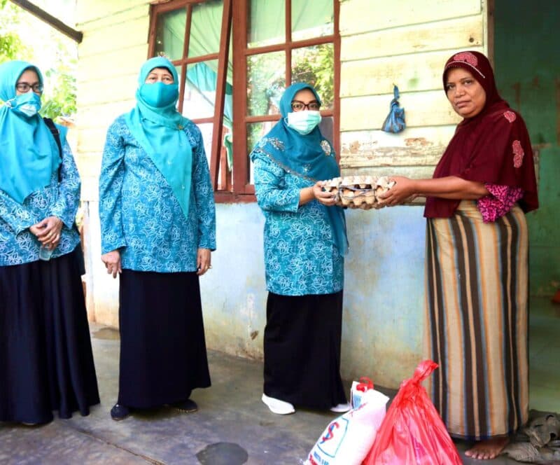 PKK Sabang Berikan Sembako Kepada Warga Terdampak Covid-19