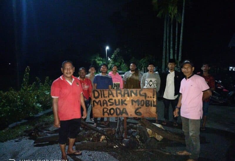 Warga Lhung Asan Abdya Blokir Jalan, Ini Penyebabnya