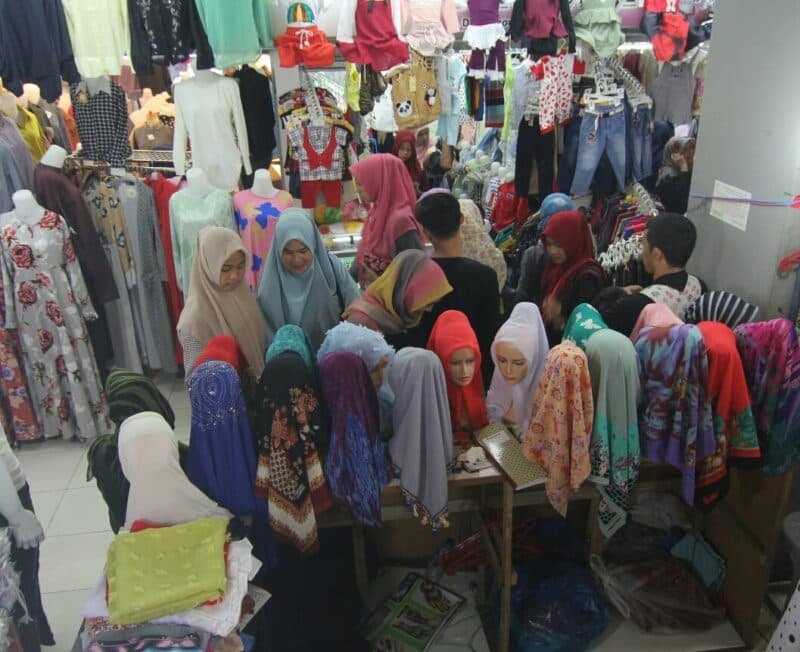 Jelang Lebaran, Pusat Perbelanjaan di Banda Aceh Mulai Ramai