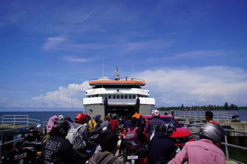 Pemudik ke Simeulue Mulai Padati Pelabuhan Kuala Bubon