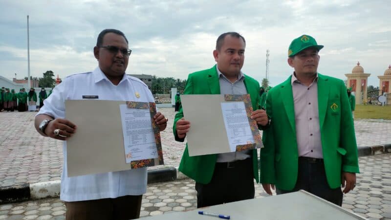 Wabup Fauzi Yusuf Lepas 302 Mahasiswa Unimal KKN di Pirak Timu dan Paya Bakong