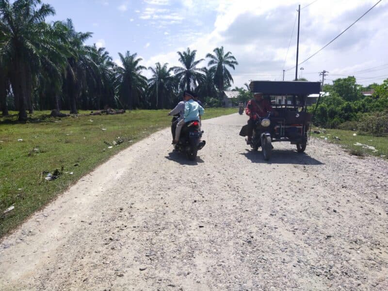 Warga Minta Pemerintah Perbaiki Jalan Meurandeh Langsa yang Rusak Parah