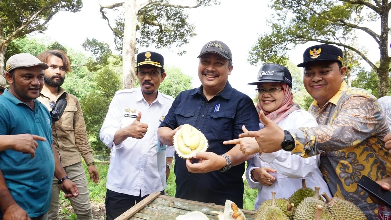 Dirjen Holtikultura Kepincut Durian Unggul Lokal Aceh
