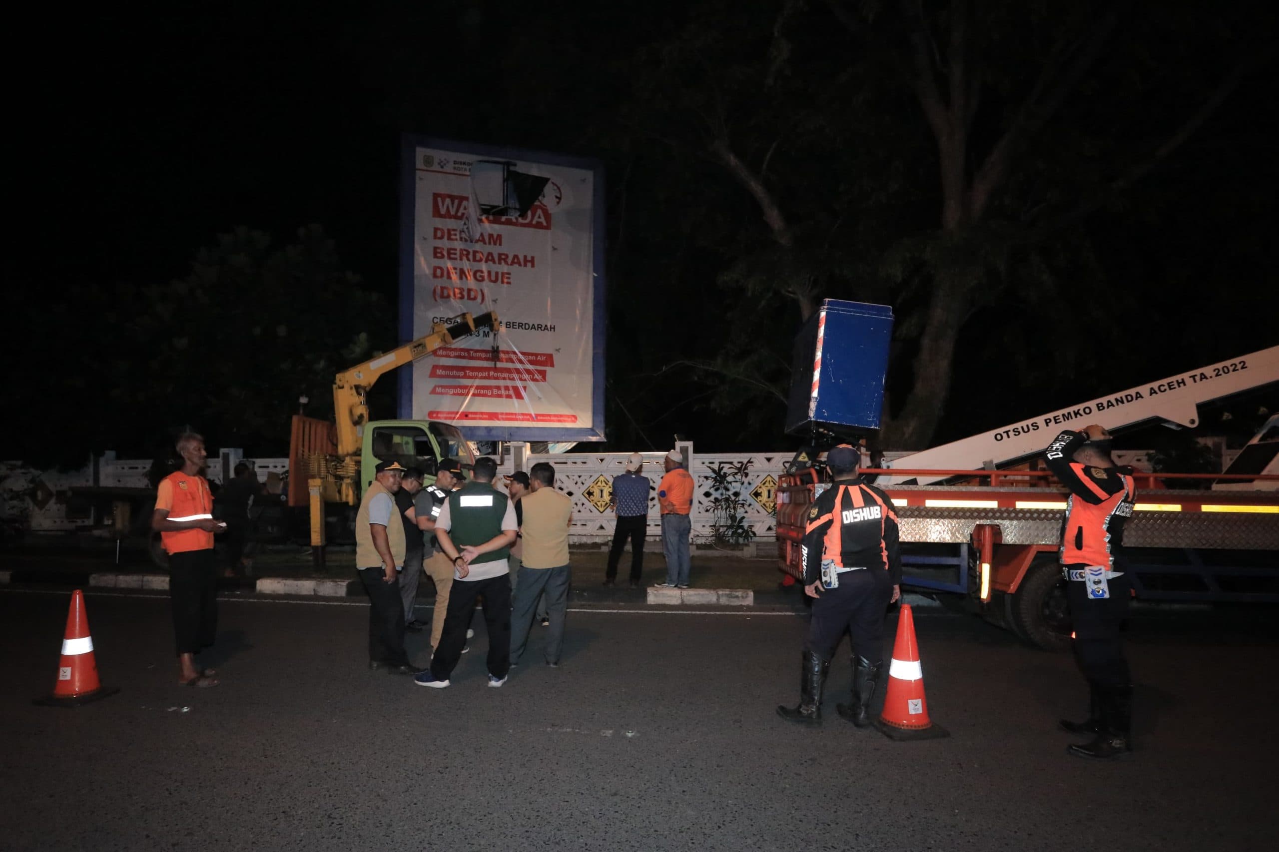 Illiza Kembali Pimpin Operasi Penertiban Baliho Ilegal